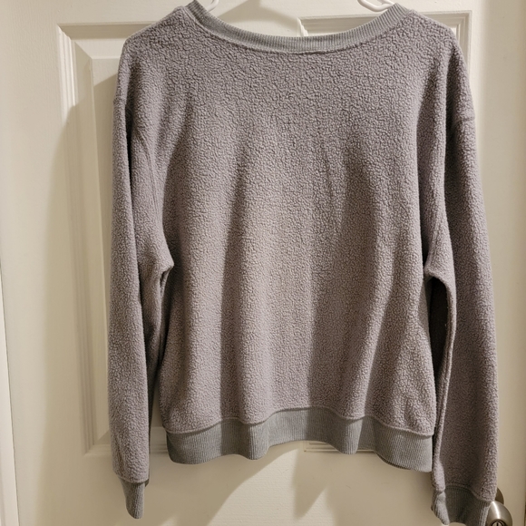 No Boundaries Sweatshirt - Picture 2 of 2